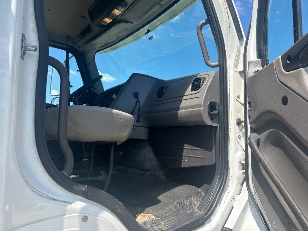 Flatbed Truck-Light and Medium Duty Trucks-Freightliner-2019-114SD-Hattiesburg-MS-312,930\n\t\tmiles-$ 94,000 - Image 20