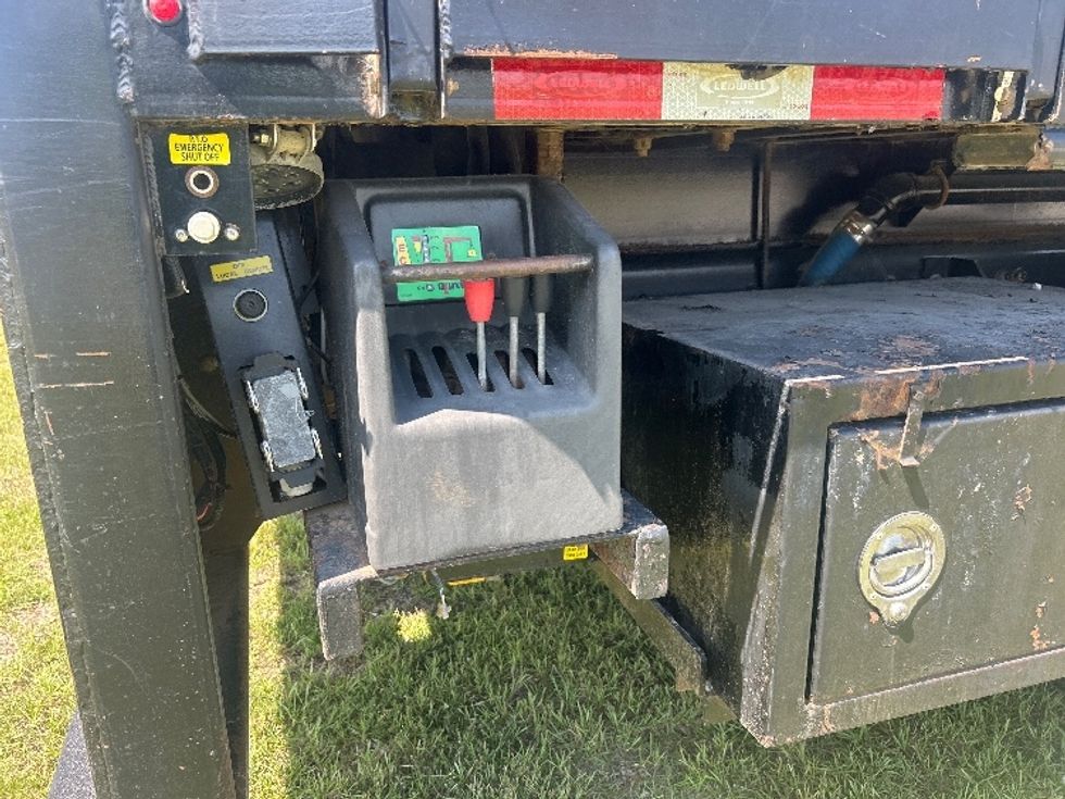 Flatbed Truck-Light and Medium Duty Trucks-Freightliner-2019-114SD-Hattiesburg-MS-312,930\n\t\tmiles-$ 94,000 - Image 25