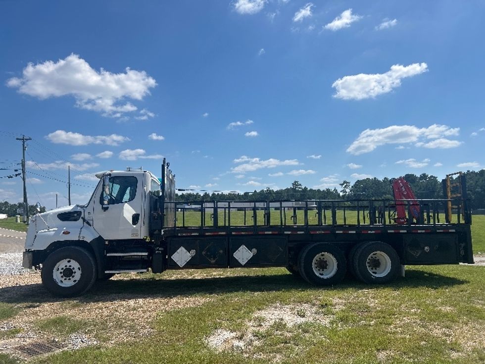 Flatbed Truck-Light and Medium Duty Trucks-Freightliner-2019-114SD-Hattiesburg-MS-312,930\n\t\tmiles-$ 94,000 - Image 4