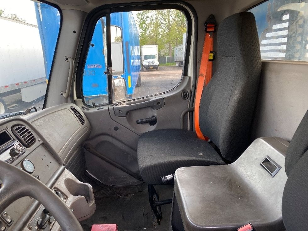 Flatbed Truck-Light and Medium Duty Trucks-Freightliner-2019-114SD-Liverpool-NY-360,000\n\t\tmiles-$ 90,250 - Image 19