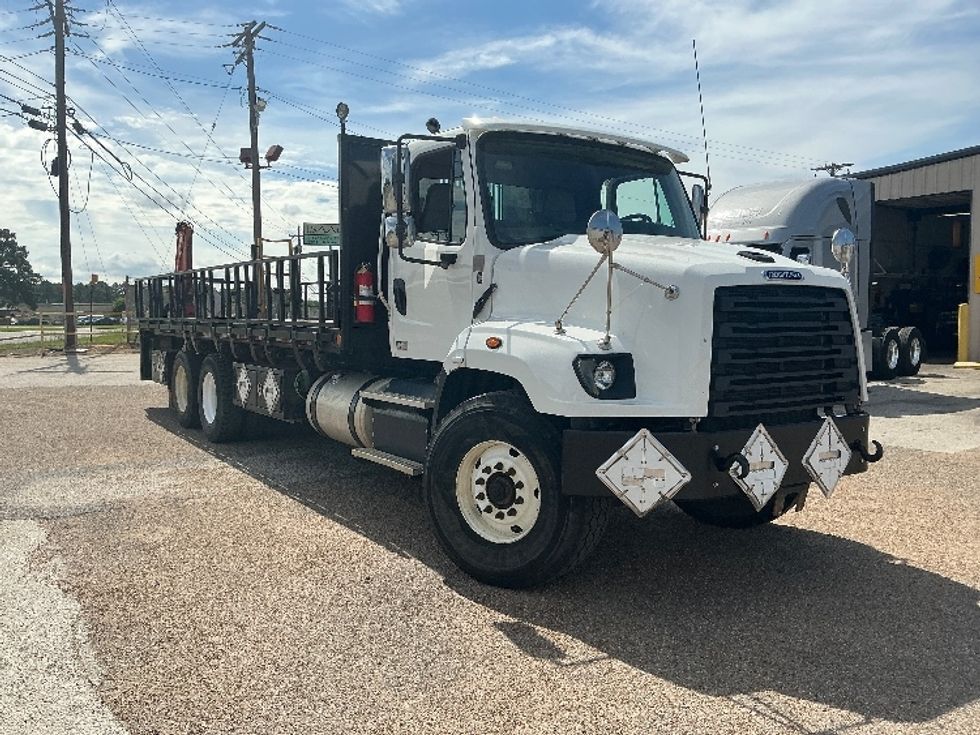 Flatbed Truck-Light and Medium Duty Trucks-Freightliner-2019-114SD-Longview-TX-106,765\n\t\tmiles-$ 93,750 - Image 1