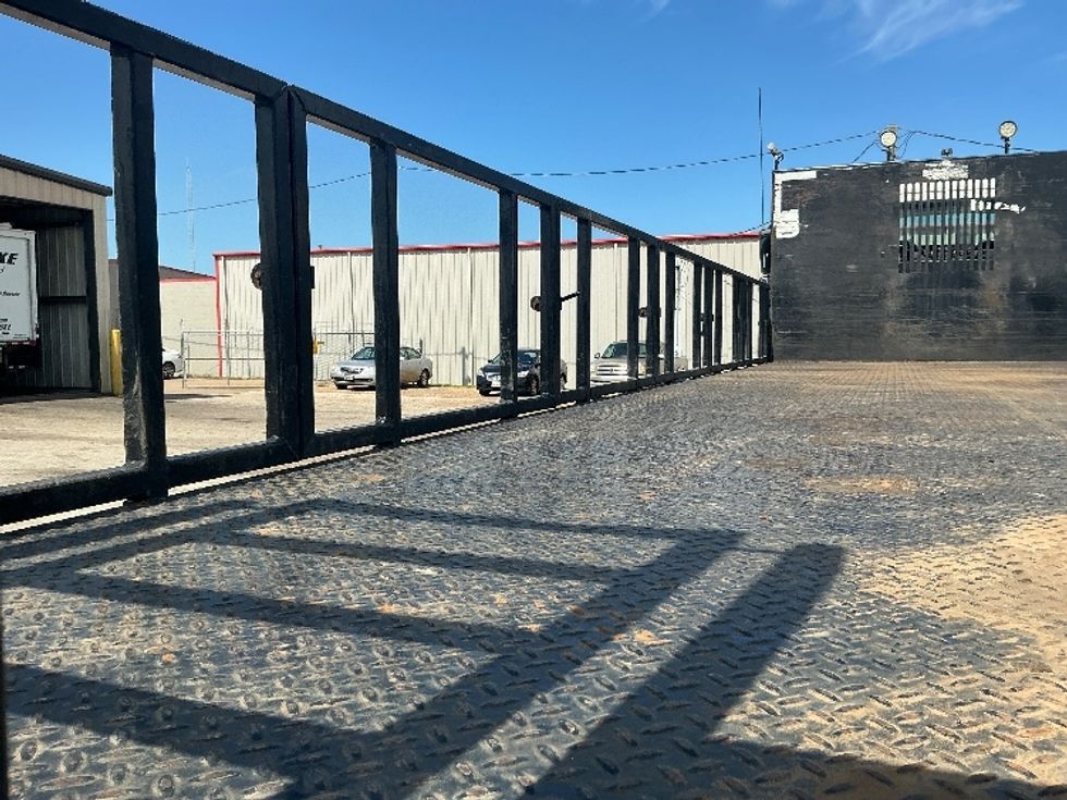Flatbed Truck-Light and Medium Duty Trucks-Freightliner-2019-114SD-Longview-TX-106,765\n\t\tmiles-$ 93,750 - Image 11