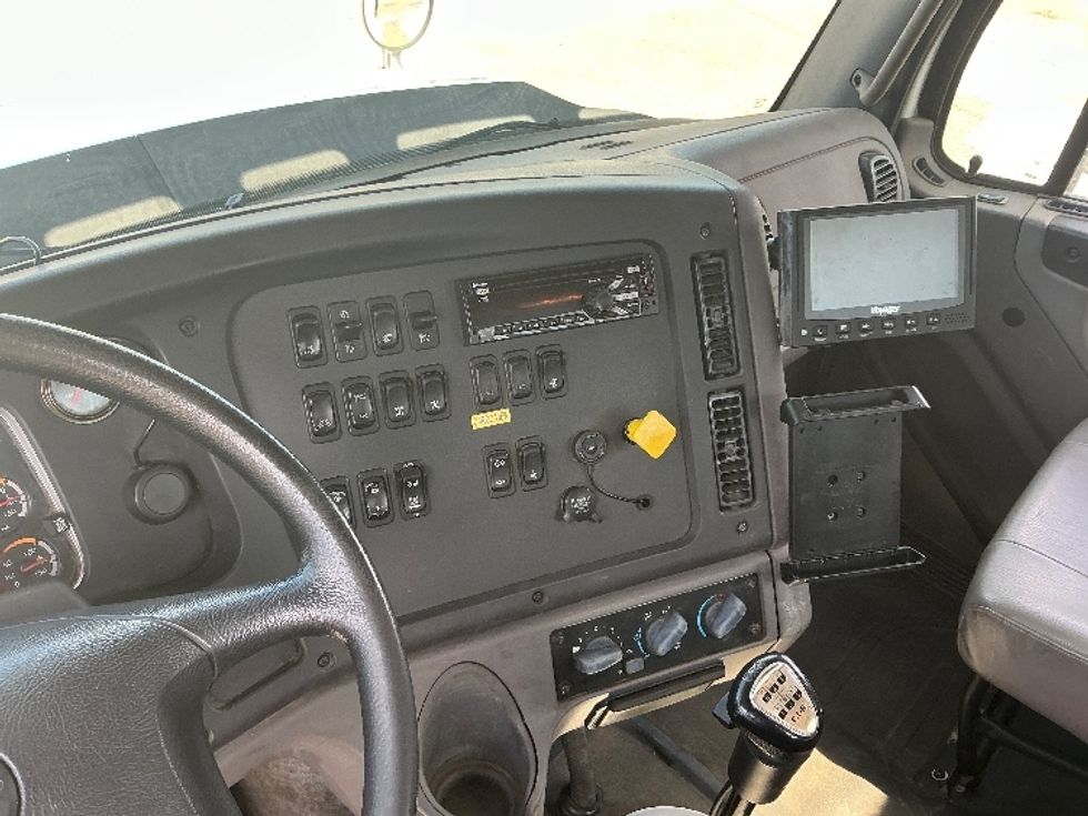 Flatbed Truck-Light and Medium Duty Trucks-Freightliner-2019-114SD-Longview-TX-106,765\n\t\tmiles-$ 93,750 - Image 18