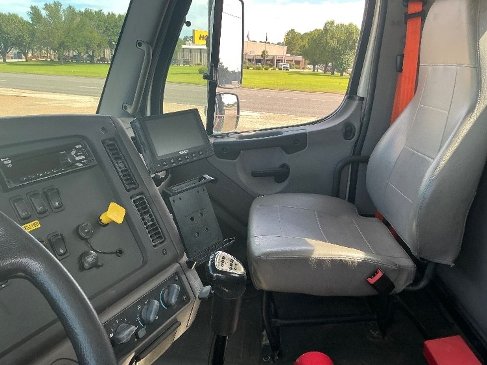 Flatbed Truck-Light and Medium Duty Trucks-Freightliner-2019-114SD-Longview-TX-106,765\n\t\tmiles-$ 93,750 - Image 19