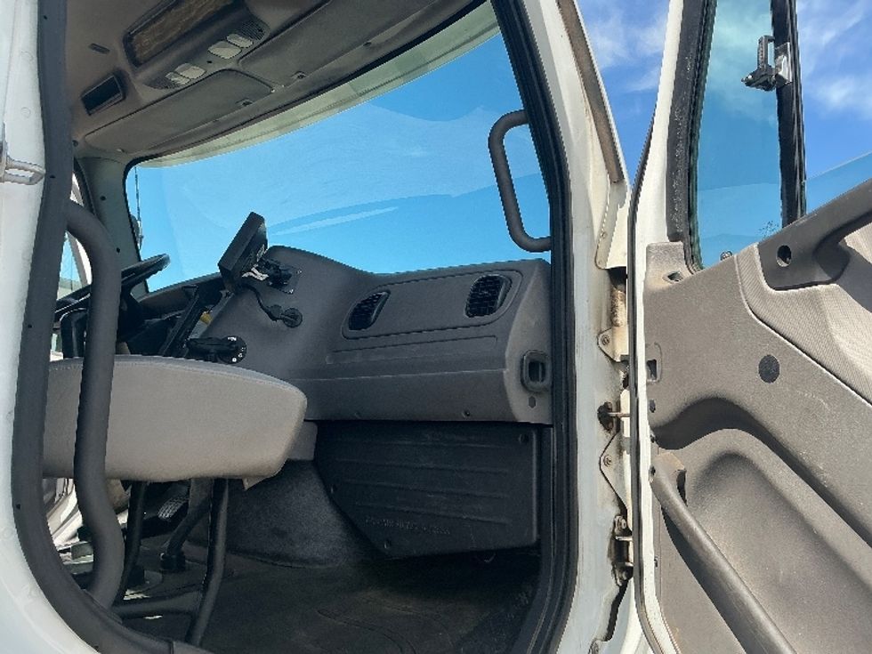 Flatbed Truck-Light and Medium Duty Trucks-Freightliner-2019-114SD-Longview-TX-106,765\n\t\tmiles-$ 93,750 - Image 20