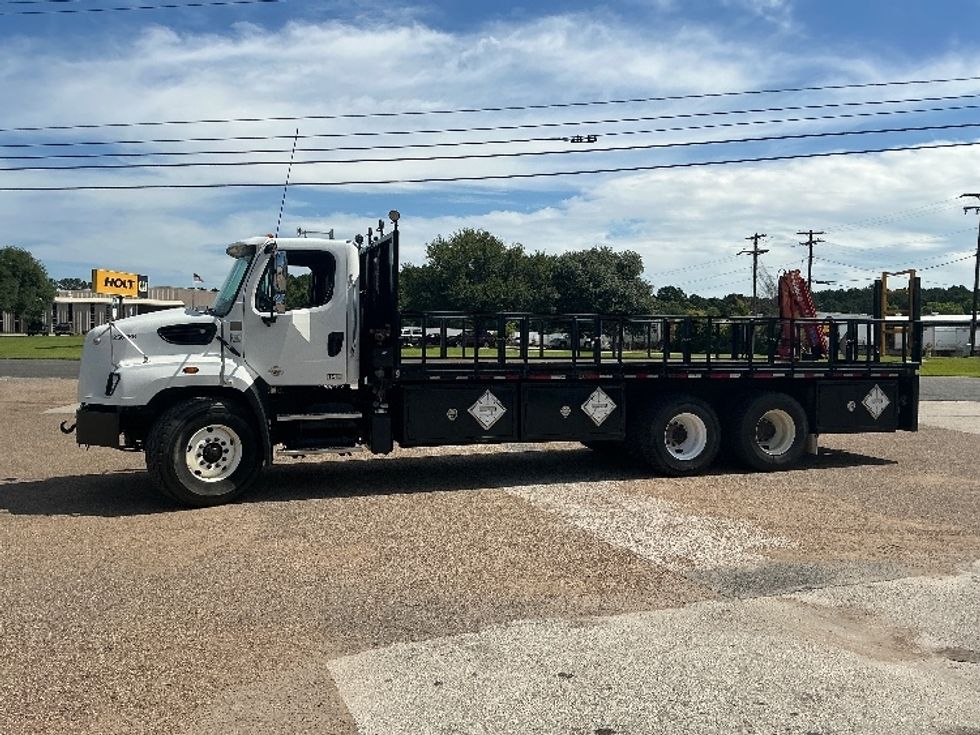 Flatbed Truck-Light and Medium Duty Trucks-Freightliner-2019-114SD-Longview-TX-106,765\n\t\tmiles-$ 93,750 - Image 4