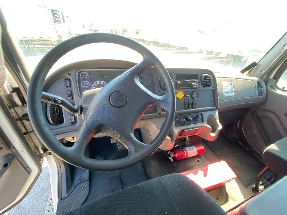 Flatbed Truck-Light and Medium Duty Trucks-Freightliner-2019-114SD-Minoa-NY-417,322\n\t\tmiles-$ 86,250 - Image 12