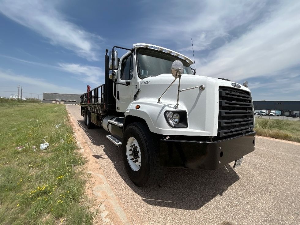 Flatbed Truck-Light and Medium Duty Trucks-Freightliner-2019-114SD-Odessa-TX-273,438\n\t\tmiles-$ 75,250 - Image 1
