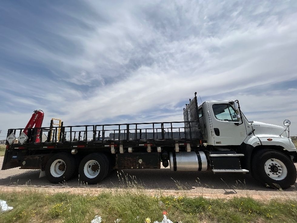 Flatbed Truck-Light and Medium Duty Trucks-Freightliner-2019-114SD-Odessa-TX-273,438\n\t\tmiles-$ 75,250 - Image 15