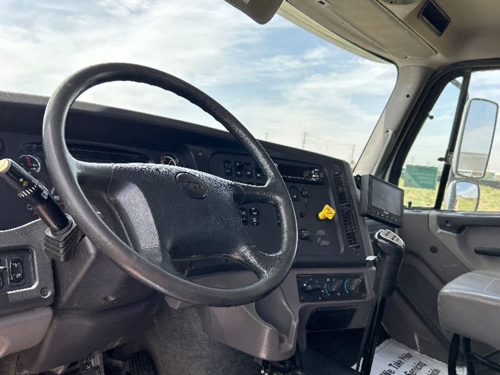 Flatbed Truck-Light and Medium Duty Trucks-Freightliner-2019-114SD-Odessa-TX-273,438\n\t\tmiles-$ 75,250 - Image 17
