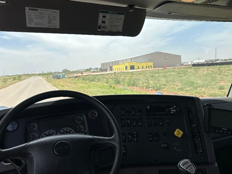 Flatbed Truck-Light and Medium Duty Trucks-Freightliner-2019-114SD-Odessa-TX-273,438\n\t\tmiles-$ 75,250 - Image 18