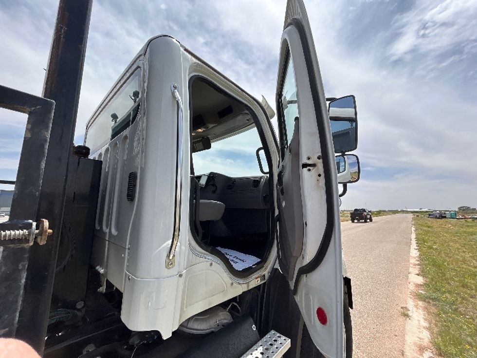 Flatbed Truck-Light and Medium Duty Trucks-Freightliner-2019-114SD-Odessa-TX-273,438\n\t\tmiles-$ 75,250 - Image 20