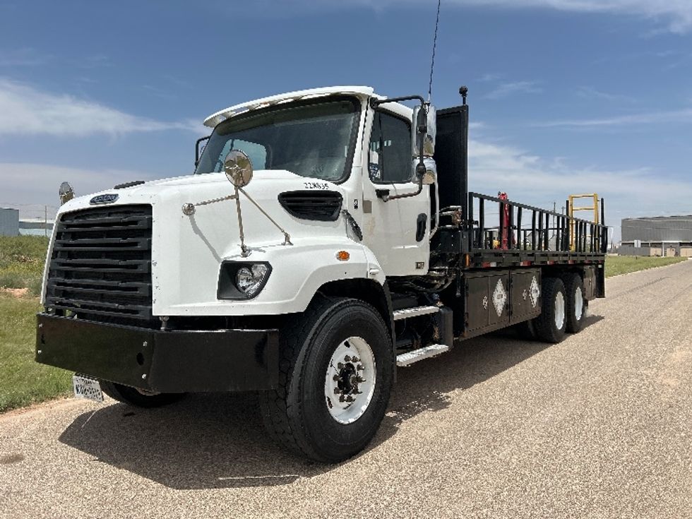 Flatbed Truck-Light and Medium Duty Trucks-Freightliner-2019-114SD-Odessa-TX-273,438\n\t\tmiles-$ 75,250 - Image 3