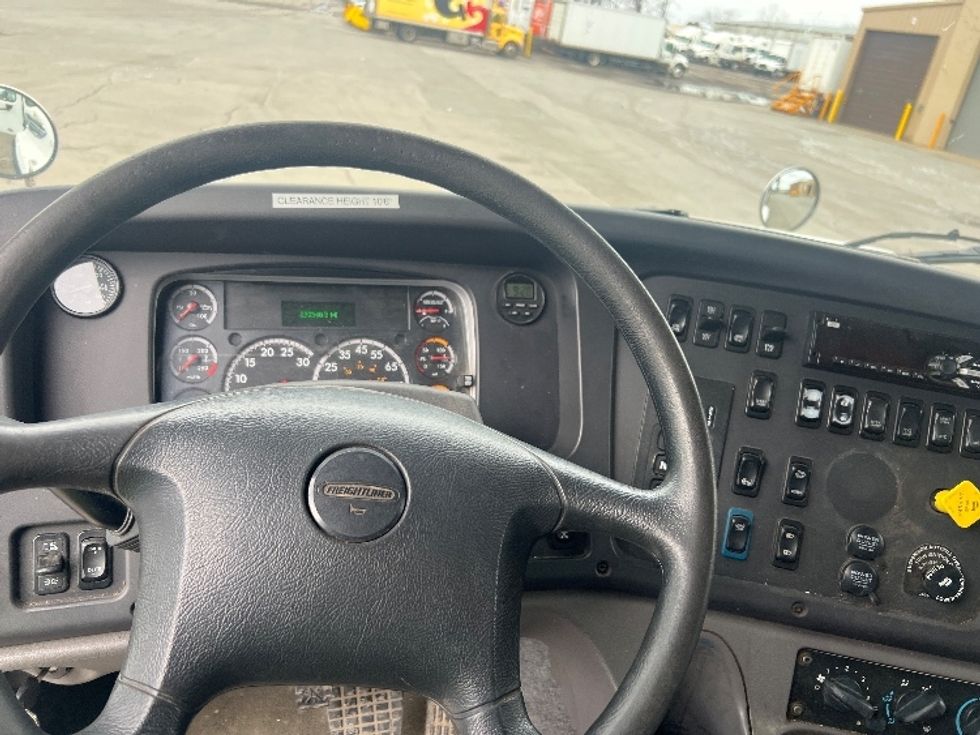 Flatbed Truck-Light and Medium Duty Trucks-Freightliner-2019-114SD-Rochester-NY-239,470\n\t\tmiles-$ 105,500 - Image 18