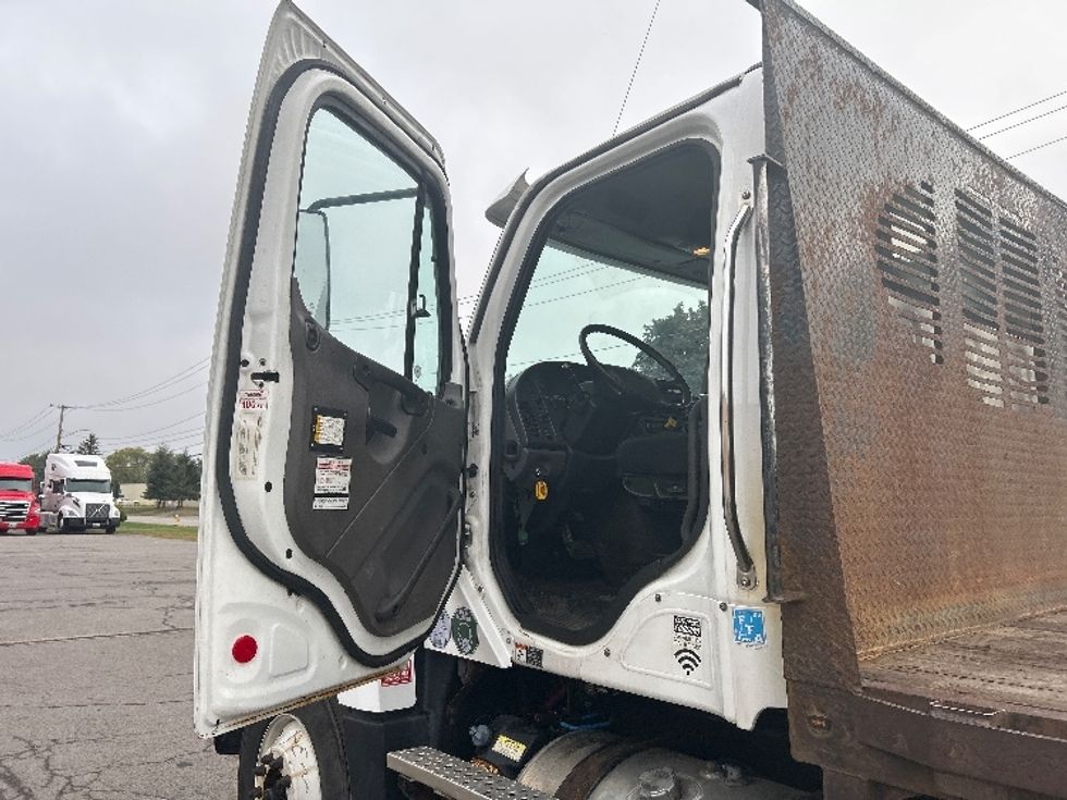 Flatbed Truck-Light and Medium Duty Trucks-Freightliner-2019-114SD-Rochester-NY-348,169\n\t\tmiles-$ 91,250 - Image 16