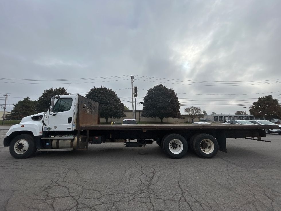 Flatbed Truck-Light and Medium Duty Trucks-Freightliner-2019-114SD-Rochester-NY-348,169\n\t\tmiles-$ 91,250 - Image 4