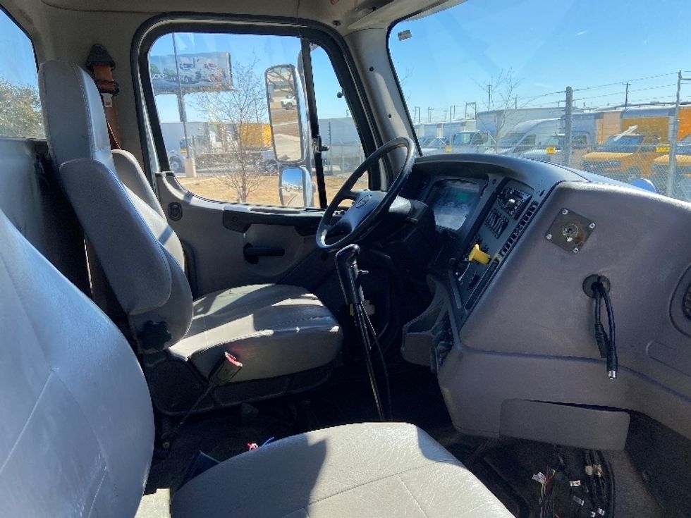 Flatbed Truck-Light and Medium Duty Trucks-Freightliner-2019-114SD-San Antonio-TX-223,117\n\t\tmiles-$ 90,750 - Image 20