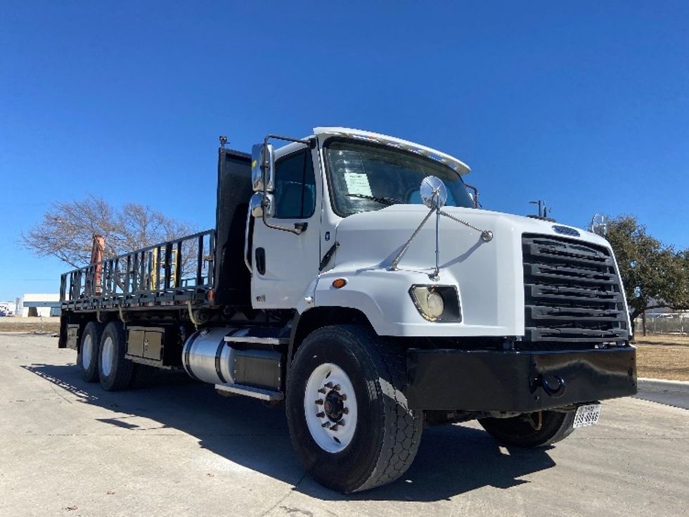 Flatbed Truck-Light and Medium Duty Trucks-Freightliner-2019-114SD-San Antonio-TX-258,287\n\t\tmiles-$ 89,500 - Image 1