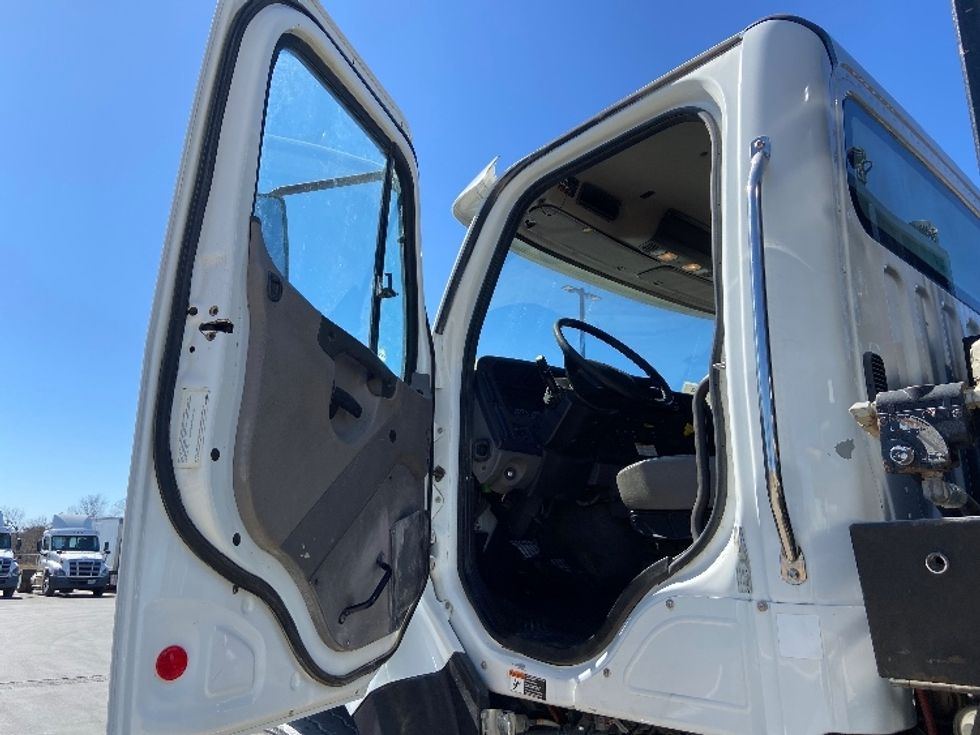 Flatbed Truck-Light and Medium Duty Trucks-Freightliner-2019-114SD-San Antonio-TX-258,287\n\t\tmiles-$ 89,500 - Image 14