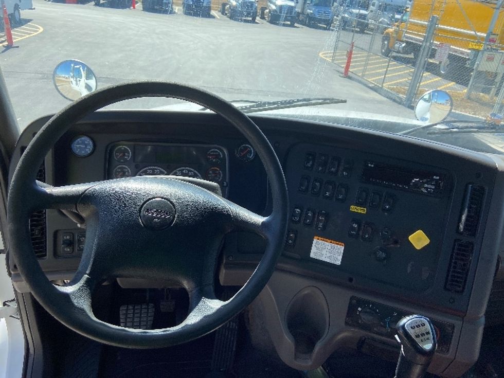 Flatbed Truck-Light and Medium Duty Trucks-Freightliner-2019-114SD-San Antonio-TX-258,287\n\t\tmiles-$ 89,500 - Image 16