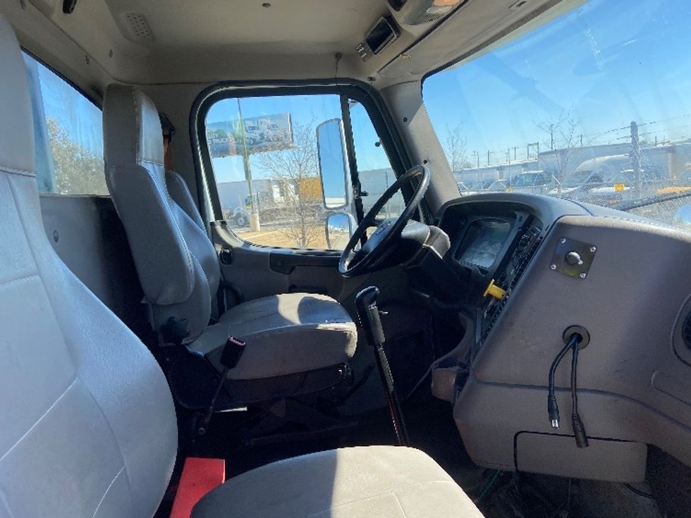 Flatbed Truck-Light and Medium Duty Trucks-Freightliner-2019-114SD-San Antonio-TX-258,287\n\t\tmiles-$ 89,500 - Image 20