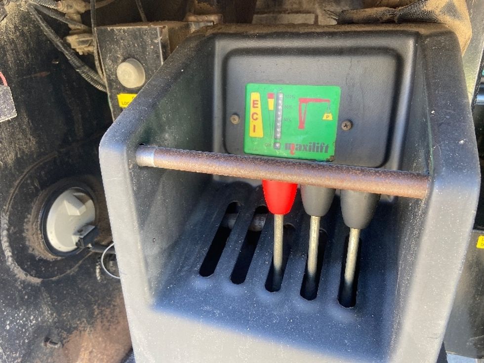 Flatbed Truck-Light and Medium Duty Trucks-Freightliner-2019-114SD-San Antonio-TX-258,287\n\t\tmiles-$ 89,500 - Image 25