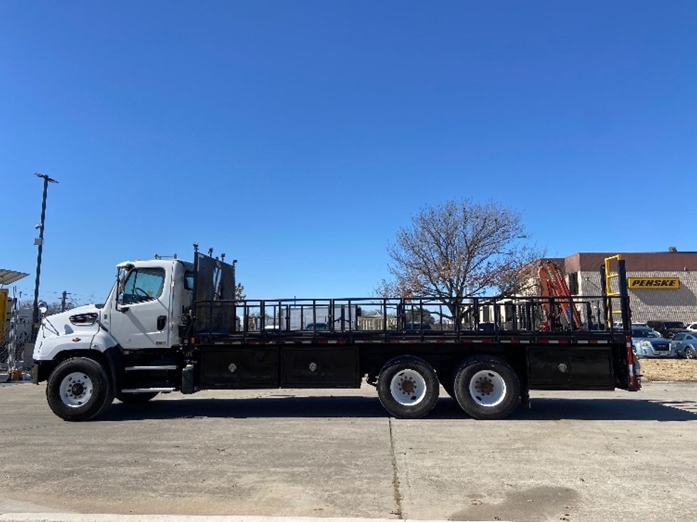 Flatbed Truck-Light and Medium Duty Trucks-Freightliner-2019-114SD-San Antonio-TX-258,287\n\t\tmiles-$ 89,500 - Image 4