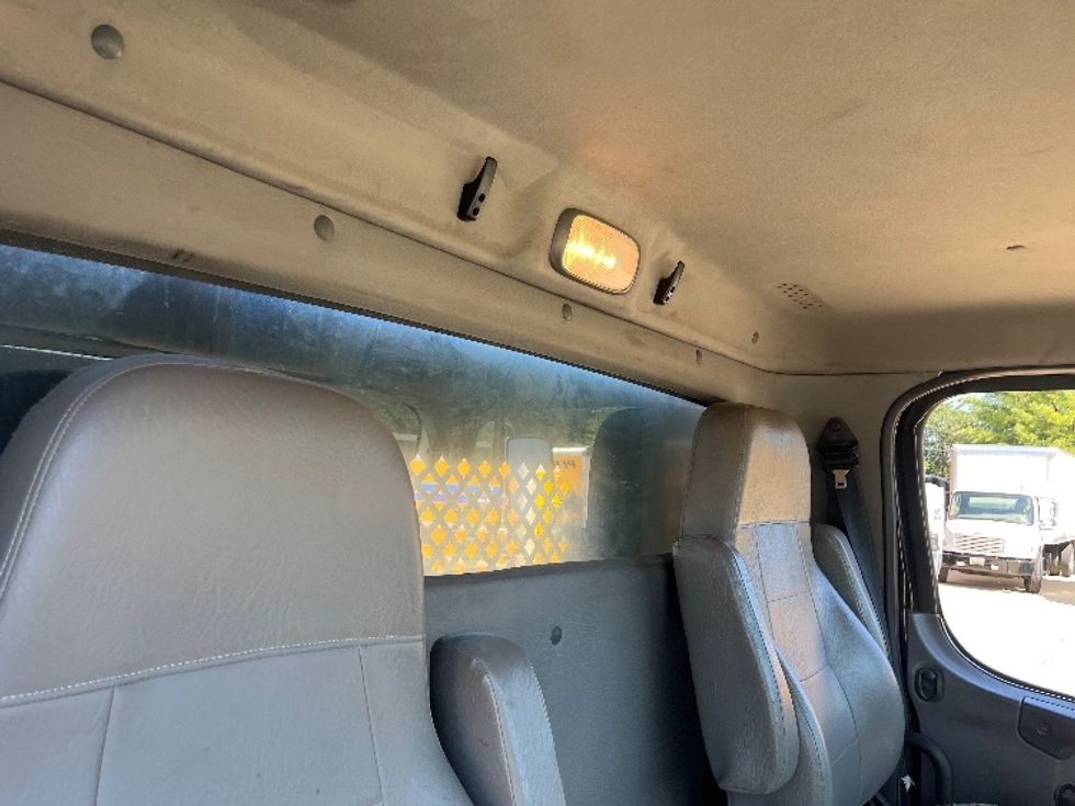 Flatbed Truck-Light and Medium Duty Trucks-Freightliner-2019-114SD-Sterling-VA-293,660\n\t\tmiles-$ 84,500 - Image 21