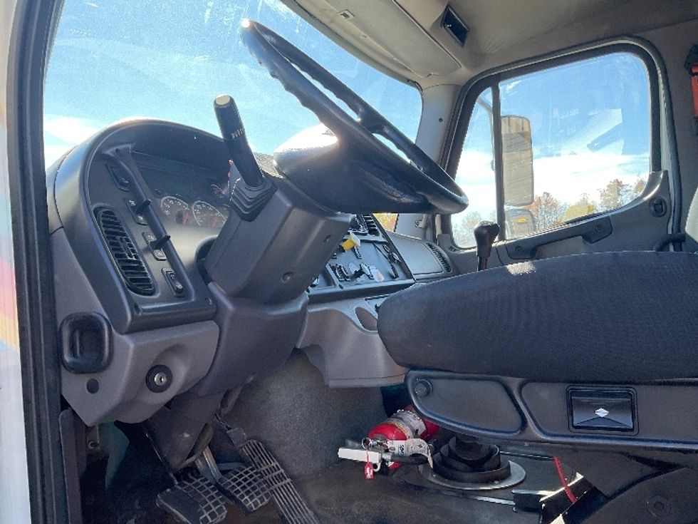 Flatbed Truck-Light and Medium Duty Trucks-Freightliner-2019-M2-Akron-OH-231,314\n\t\tmiles-$ 29,250 - Image 14