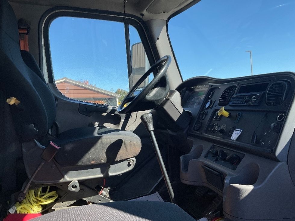 Flatbed Truck-Light and Medium Duty Trucks-Freightliner-2019-M2-Akron-OH-231,314\n\t\tmiles-$ 29,250 - Image 20