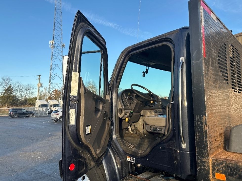 Flatbed Truck-Light and Medium Duty Trucks-Freightliner-2019-M2-Akron-OH-298,549\n\t\tmiles-$ 44,750 - Image 13
