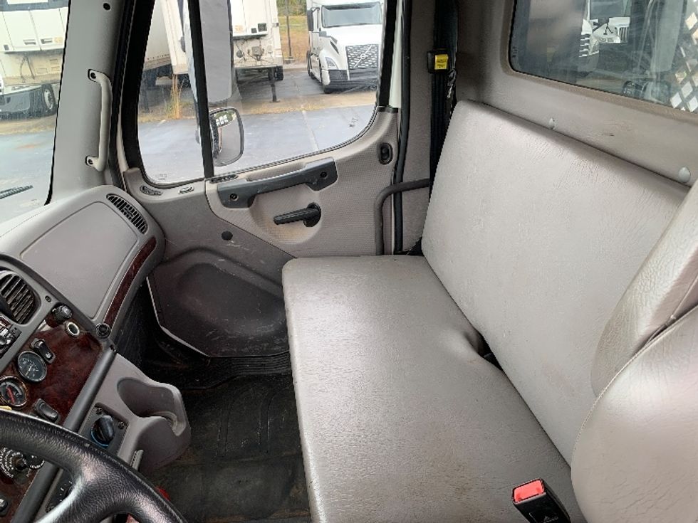 Flatbed Truck-Light and Medium Duty Trucks-Freightliner-2019-M2-Alabaster-AL-96,378\n\t\tmiles-$ 53,750 - Image 16