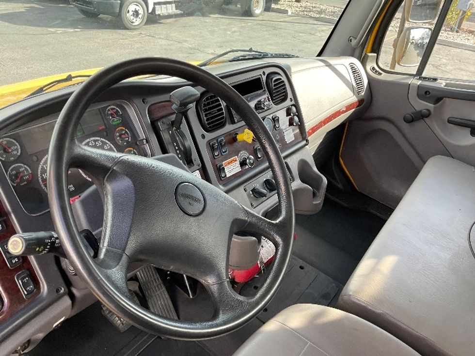 Flatbed Truck-Light and Medium Duty Trucks-Freightliner-2019-M2-Albuquerque-NM-109,319\n\t\tmiles-$ 64,000 - Image 14