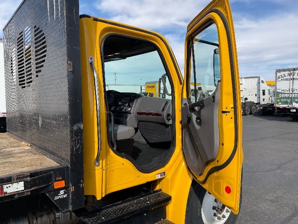 Flatbed Truck-Light and Medium Duty Trucks-Freightliner-2019-M2-Albuquerque-NM-109,319\n\t\tmiles-$ 64,000 - Image 17