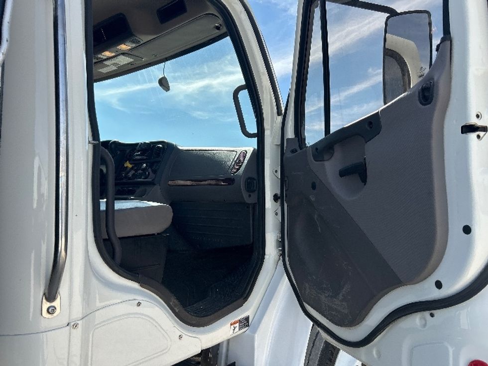 Flatbed Truck-Light and Medium Duty Trucks-Freightliner-2019-M2-Amarillo-TX-137,242\n\t\tmiles-$ 49,250 - Image 20