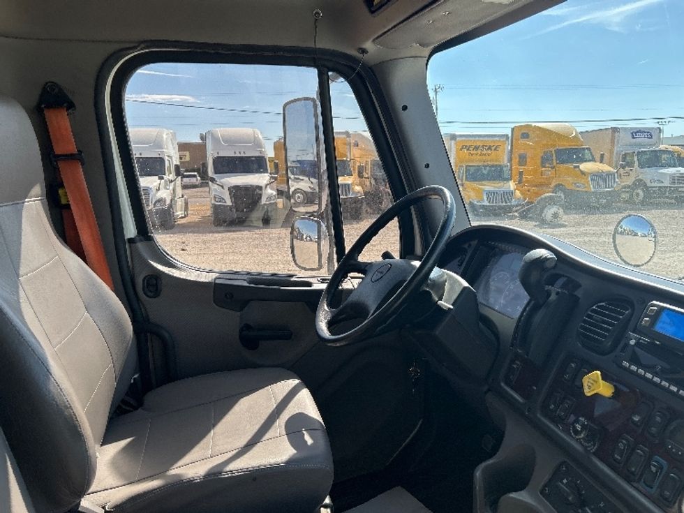 Flatbed Truck-Light and Medium Duty Trucks-Freightliner-2019-M2-Amarillo-TX-137,242\n\t\tmiles-$ 49,250 - Image 22
