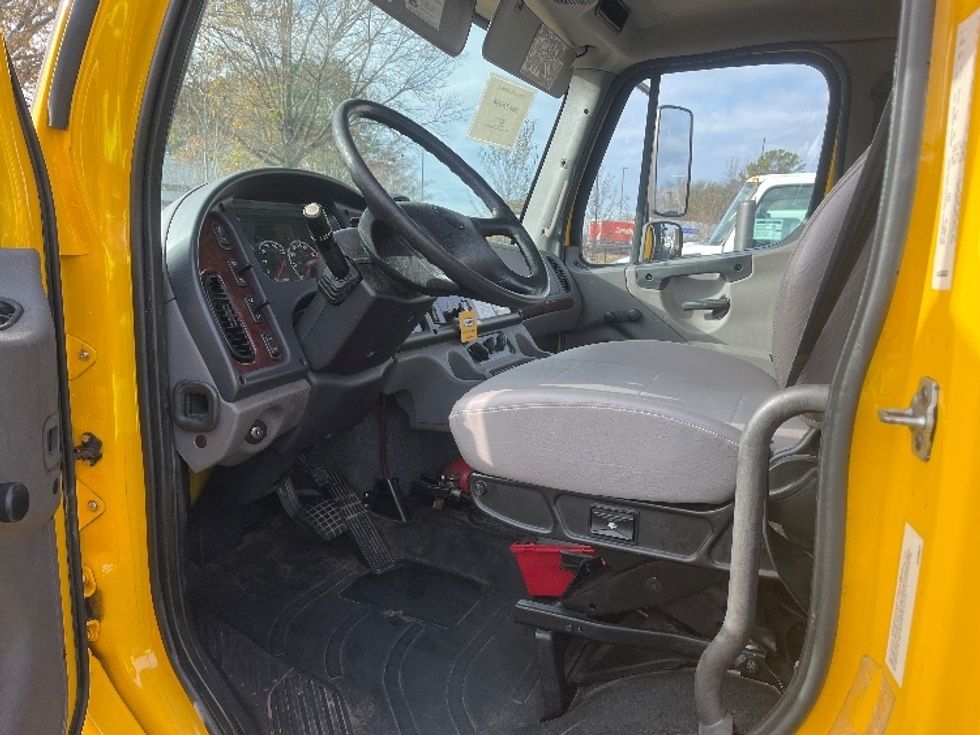 Flatbed Truck-Light and Medium Duty Trucks-Freightliner-2019-M2-Atlanta (Forest Park)-GA-122,330\n\t\tmiles-$ 53,000 - Image 16