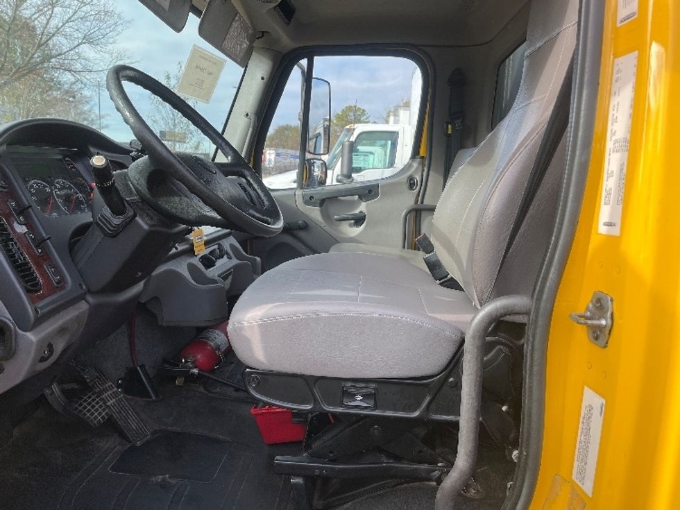 Flatbed Truck-Light and Medium Duty Trucks-Freightliner-2019-M2-Atlanta (Forest Park)-GA-122,330\n\t\tmiles-$ 53,000 - Image 17