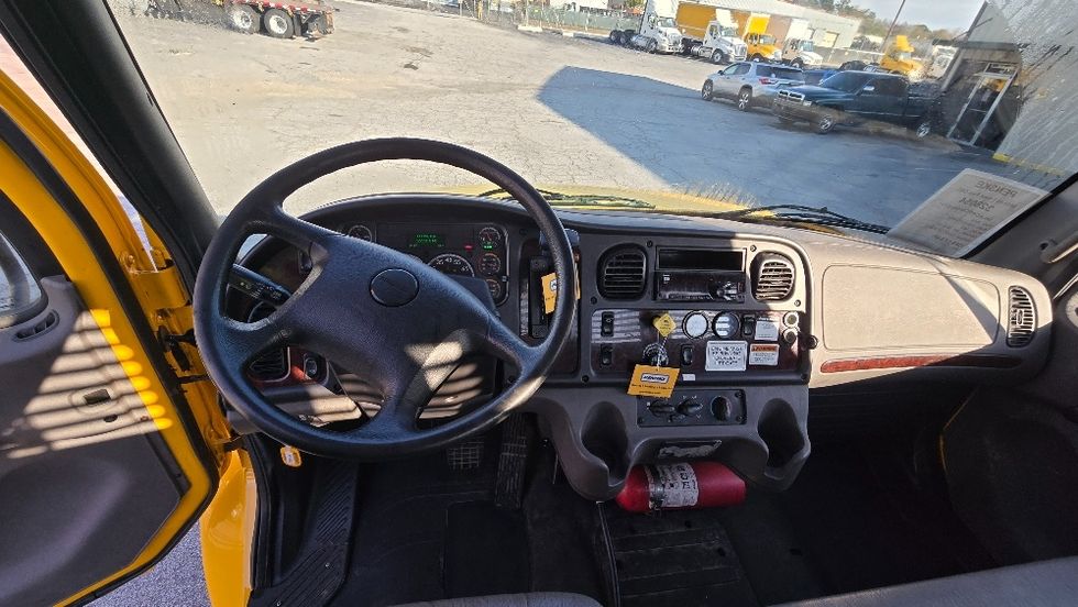 Flatbed Truck-Light and Medium Duty Trucks-Freightliner-2019-M2-Atlanta (Forest Park)-GA-122,330\n\t\tmiles-$ 53,000 - Image 18