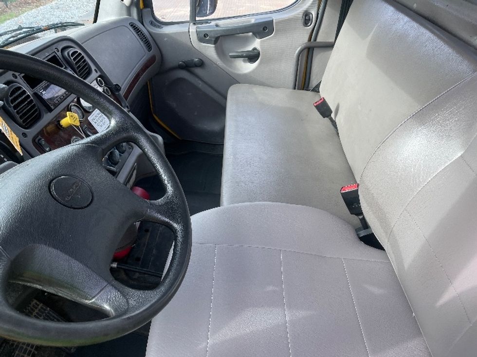 Flatbed Truck-Light and Medium Duty Trucks-Freightliner-2019-M2-Atlanta (Forest Park)-GA-122,330\n\t\tmiles-$ 53,000 - Image 19