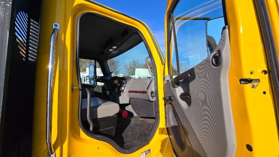 Flatbed Truck-Light and Medium Duty Trucks-Freightliner-2019-M2-Atlanta (Forest Park)-GA-122,330\n\t\tmiles-$ 53,000 - Image 20