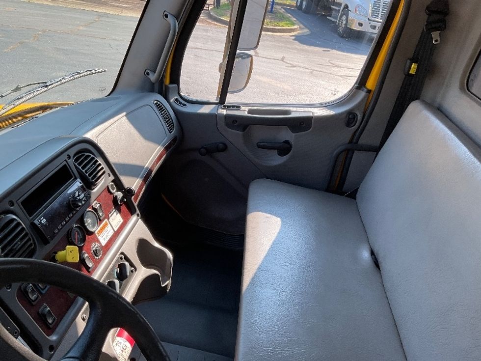 Flatbed Truck-Light and Medium Duty Trucks-Freightliner-2019-M2-Atlanta-GA-144,581\n\t\tmiles-$ 52,500 - Image 13