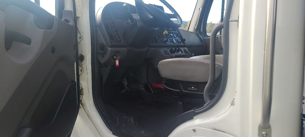 Flatbed Truck-Light and Medium Duty Trucks-Freightliner-2019-M2-Atlanta-GA-30,671\n\t\tmiles-$ 64,750 - Image 16