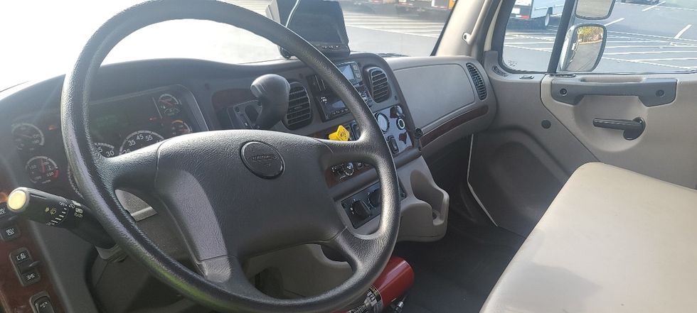 Flatbed Truck-Light and Medium Duty Trucks-Freightliner-2019-M2-Atlanta-GA-30,671\n\t\tmiles-$ 64,750 - Image 17