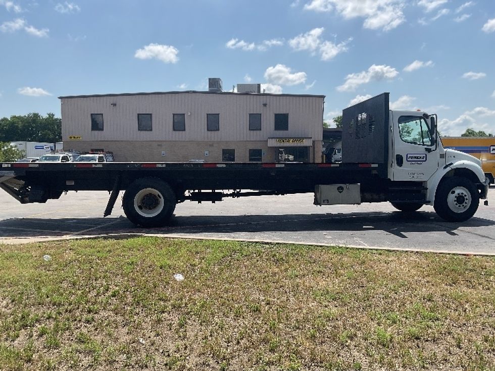 Flatbed Truck-Light and Medium Duty Trucks-Freightliner-2019-M2-Austin-TX-123,945\n\t\tmiles-$ 59,750 - Image 12