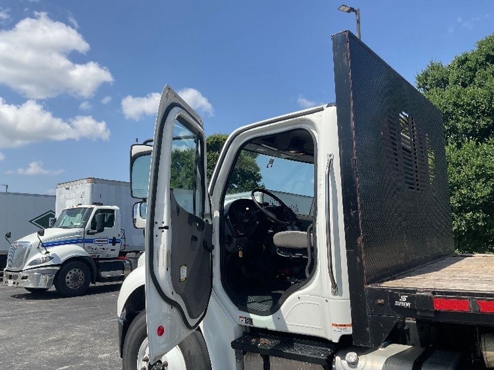 Flatbed Truck-Light and Medium Duty Trucks-Freightliner-2019-M2-Austin-TX-123,945\n\t\tmiles-$ 59,750 - Image 13