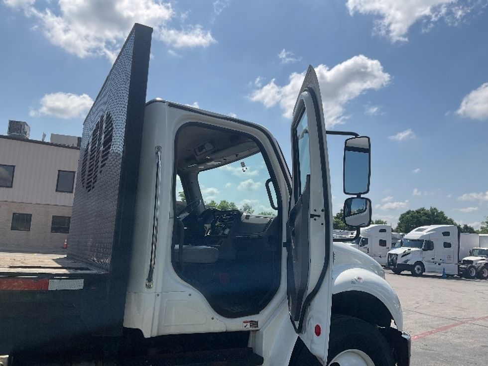 Flatbed Truck-Light and Medium Duty Trucks-Freightliner-2019-M2-Austin-TX-123,945\n\t\tmiles-$ 59,750 - Image 17