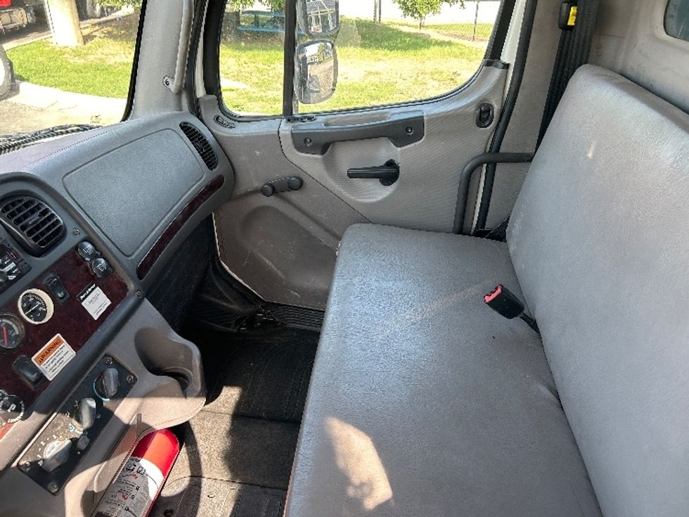 Flatbed Truck-Light and Medium Duty Trucks-Freightliner-2019-M2-Austin-TX-136,941\n\t\tmiles-$ 58,750 - Image 17