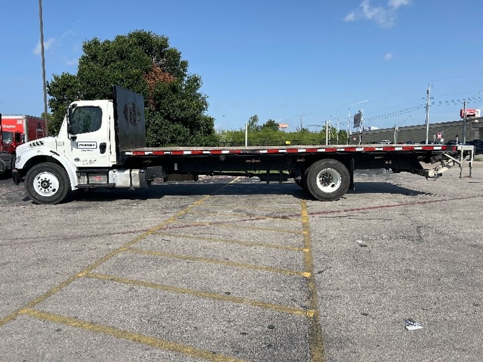 Flatbed Truck-Light and Medium Duty Trucks-Freightliner-2019-M2-Austin-TX-136,941\n\t\tmiles-$ 58,750 - Image 4