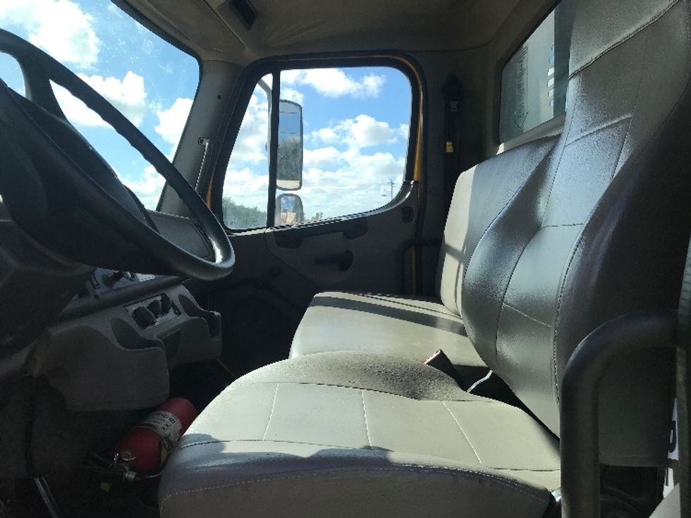 Flatbed Truck-Light and Medium Duty Trucks-Freightliner-2019-M2-Austin-TX-180,597\n\t\tmiles-$ 42,750 - Image 19